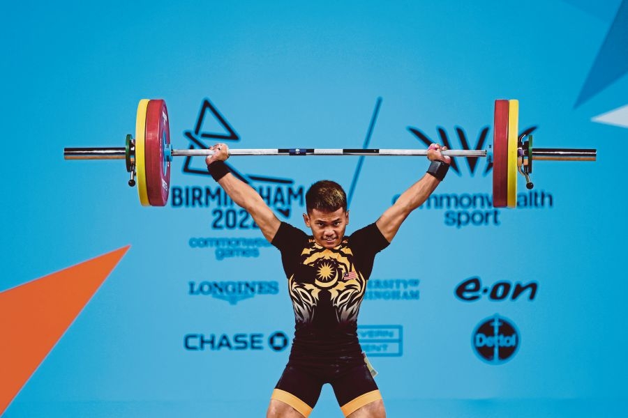 Focus on medals, not national records, weightlifting president tells athletes