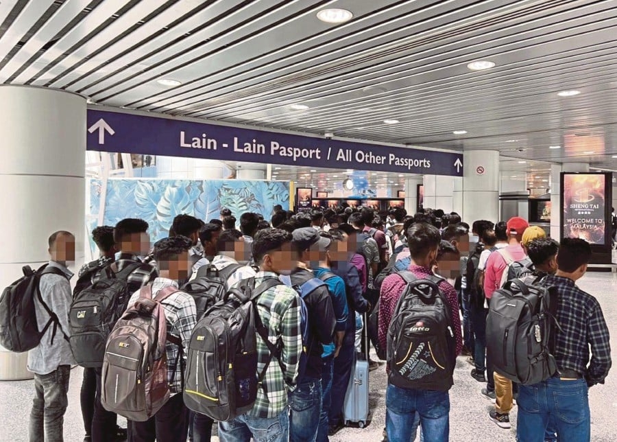 Syndicate suspected behind bid to traffic 279 foreigners via KLIA
