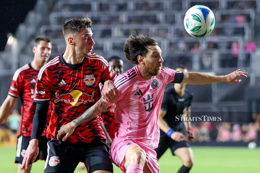 Lionel Messi scores as Inter Miami rout Red Bulls 4-1