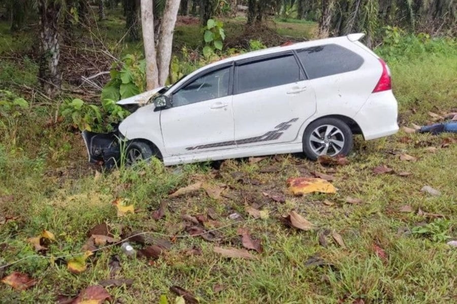 7 siblings orphaned after parents killed in car crash