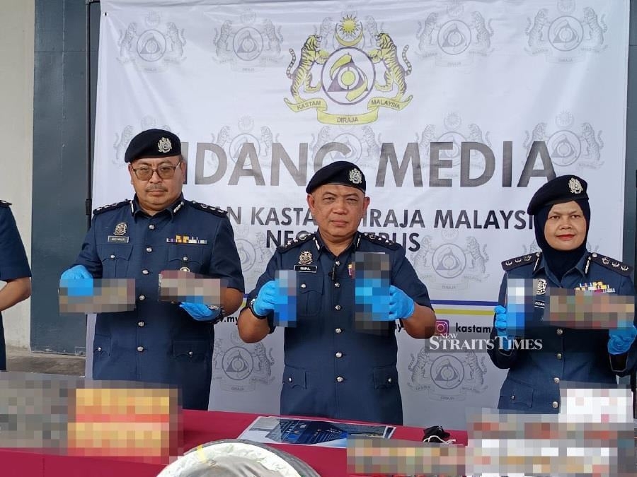 Perlis Customs seizes untaxed ciggies, liquor, arrests senior citizen