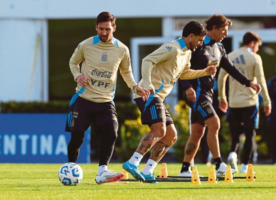 Messi role uncertain as Argentina coach monitors fitness ahead of Chile qualifier