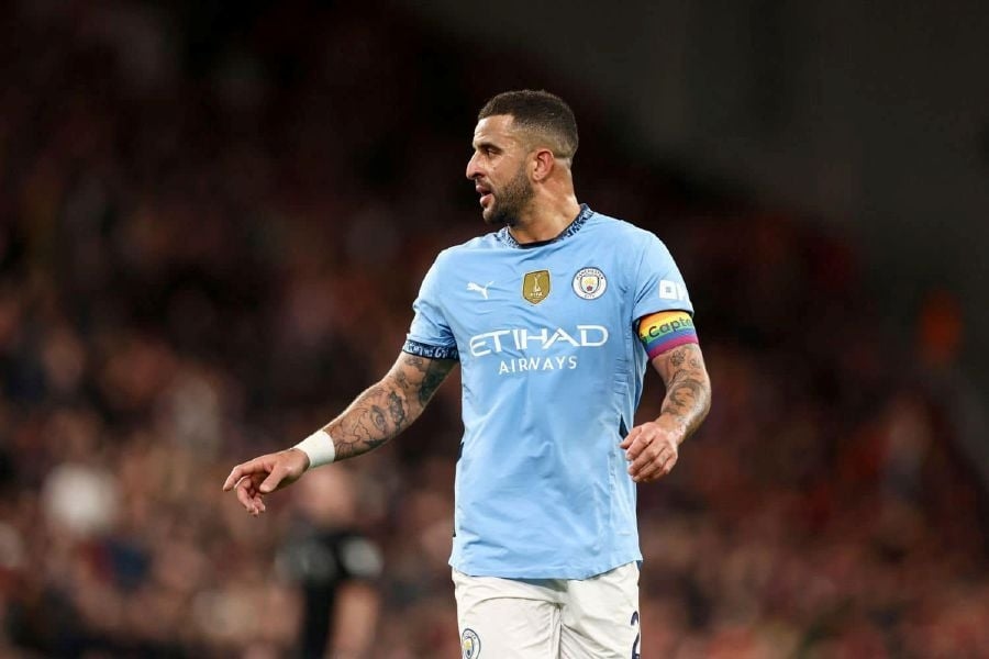 Man City defender Walker joins Burnley