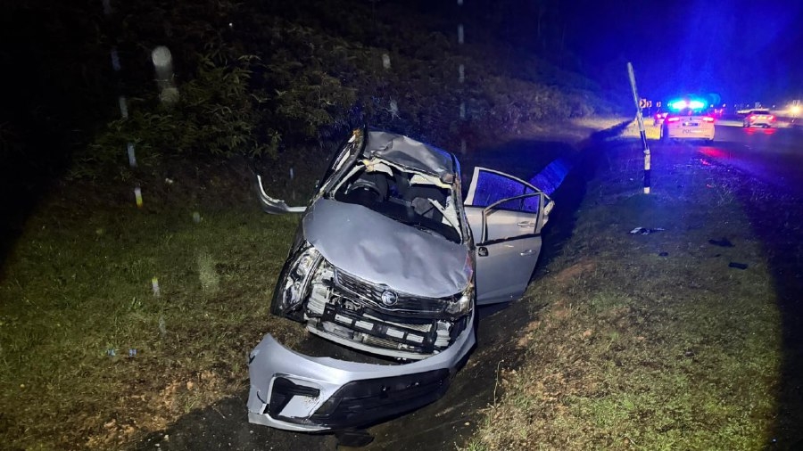 Father killed, daughter hurt in crash after university pickup