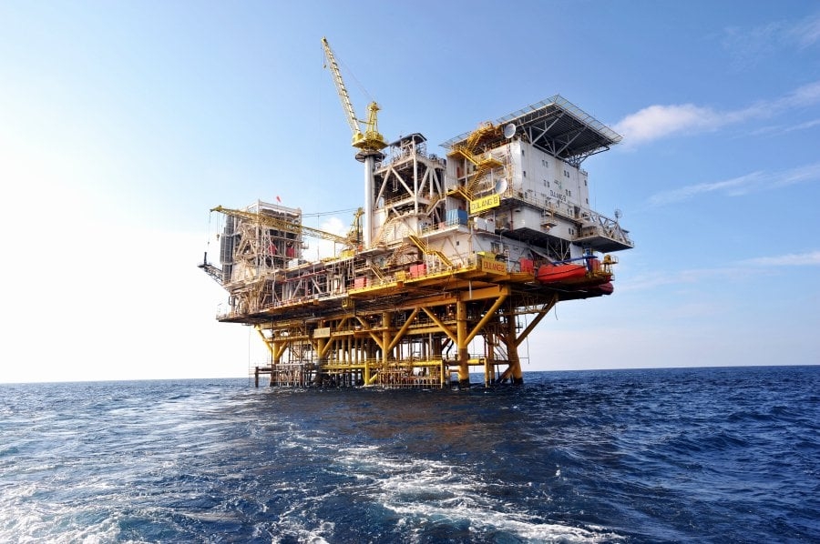 Global oil price surge to have dual impact on Malaysia