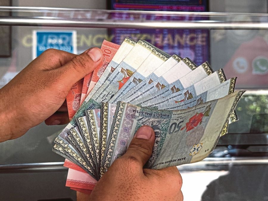Ringgit ends higher on hopes of US fed rate cut in September
