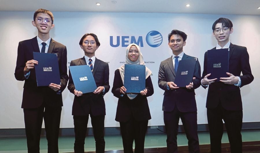 Yayasan UEM helps 5 pursue scholarly dreams
