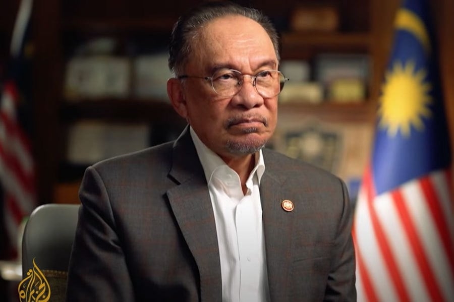 [UPDATED] Anwar: 1MDB just one of many scandals involving former leaders