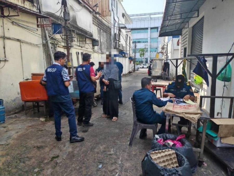 Nasi kandar restaurant shut down over squalid conditions
