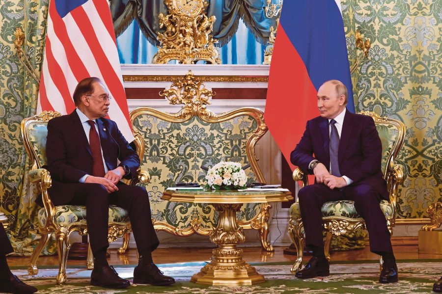 Bridging East and West: Anwar's pragmatic push in Putin's Russia
