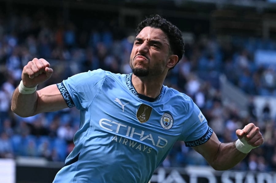 Man City sign kit deal worth reported £1 billion