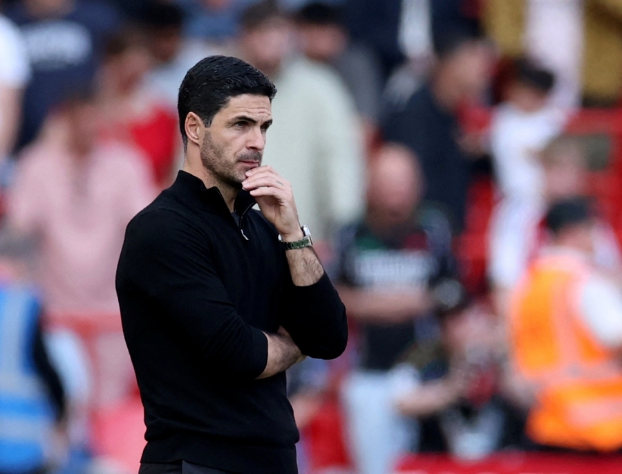 Newcastle United, Arsenal close in on Champions League bids