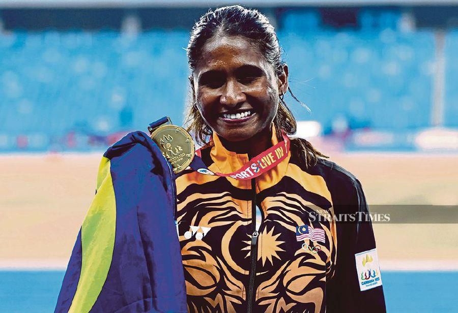 Shereen, Irfan take centre stage at Asian meet