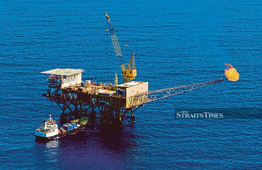 Anwar, Abang Jo agree to expedite Petronas-Petros negotiations