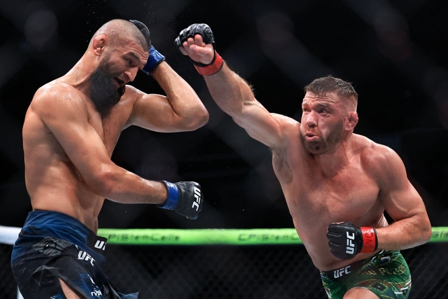 Chimaev dominance in UFC title win sends stark warning to rivals