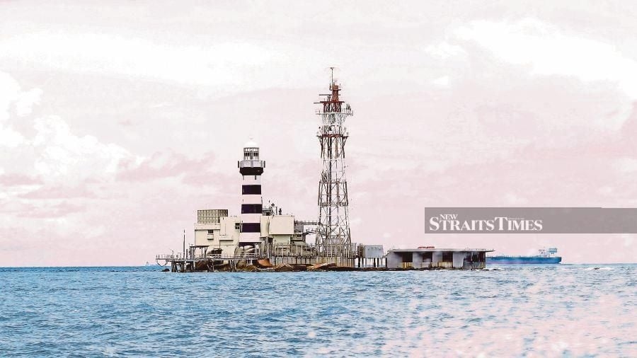 Beyond disputes: Turning Ambalat and Pedra Branca into platforms for maritime cooperation