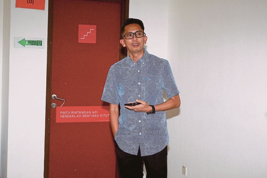 Laundering RM700k: Immigration officer charged with transferring money to mum