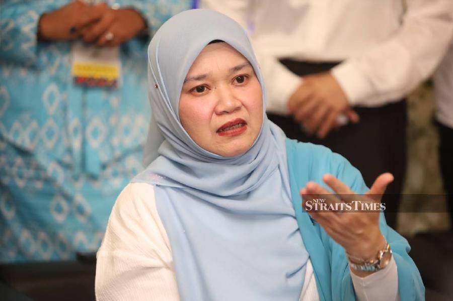 Stay clear of 'dikir barat' style of politics, Fadhlina tells PKR members