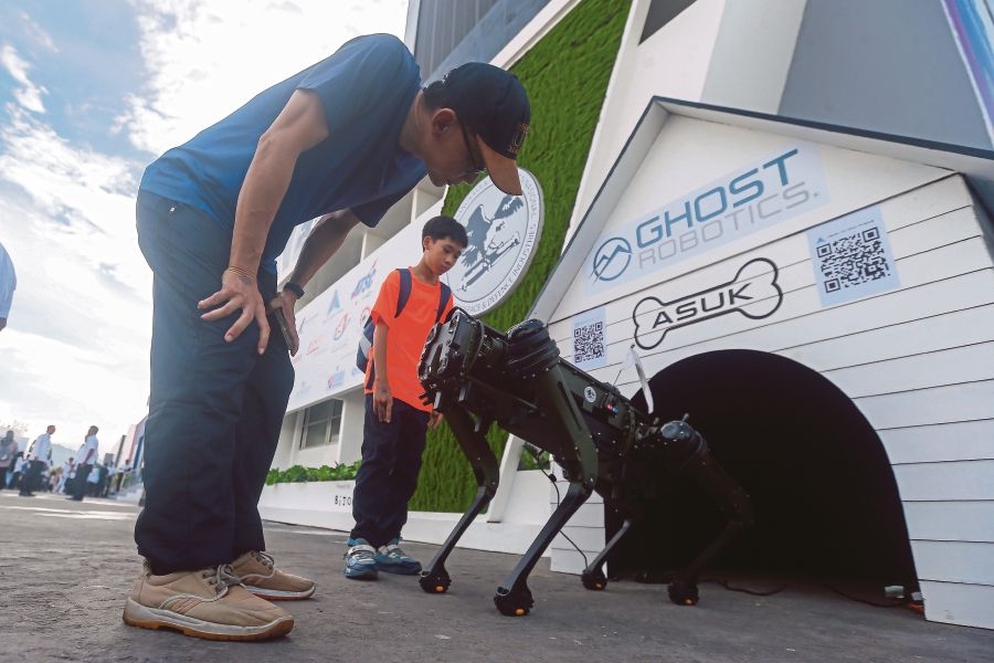 Robotic dog Asuk steals the show at Lima '25