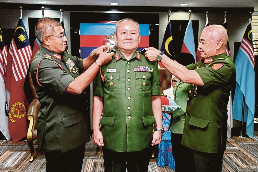 Armed forces chief slams criticism of army's first 3-star general of Chinese descent
