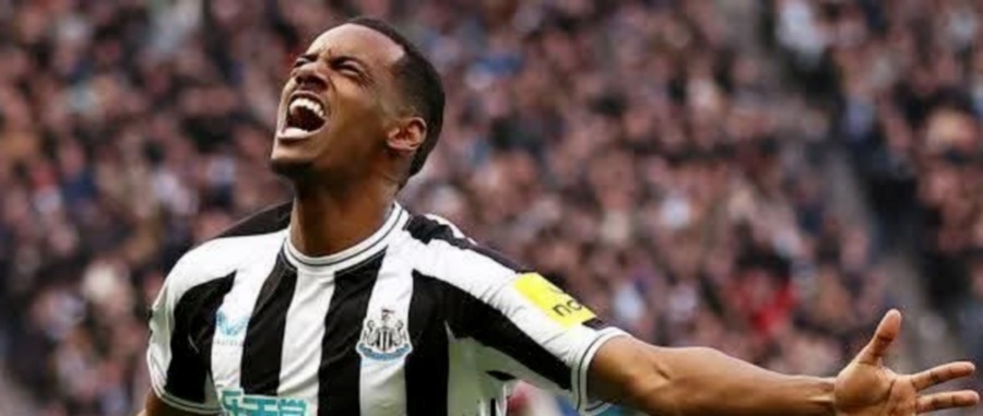 Isak considers Newcastle exit