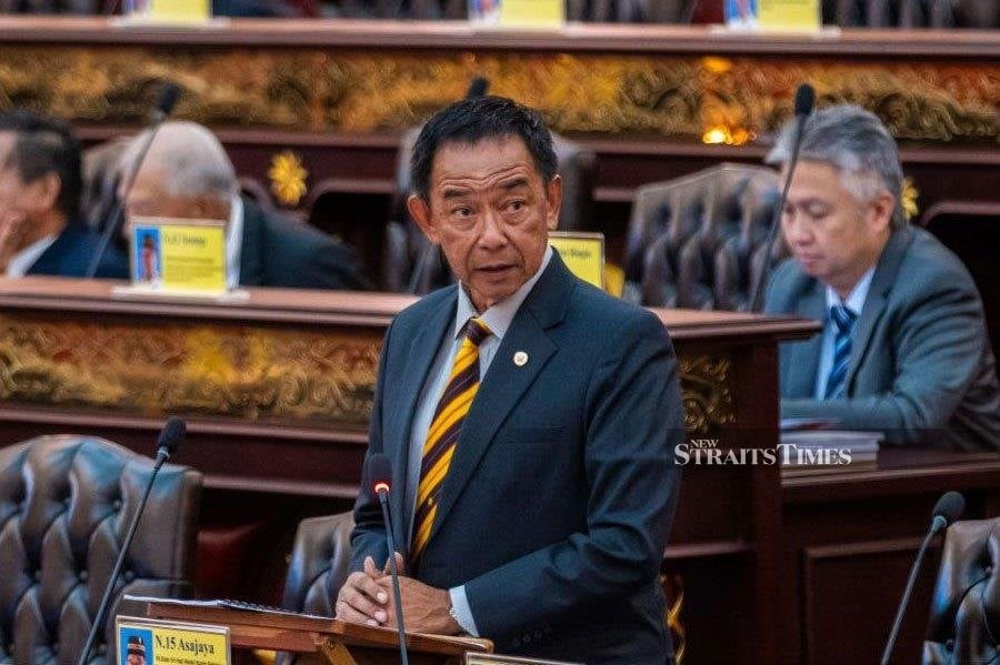 Headhunter's parang among artefacts donated to Sarawak Museum