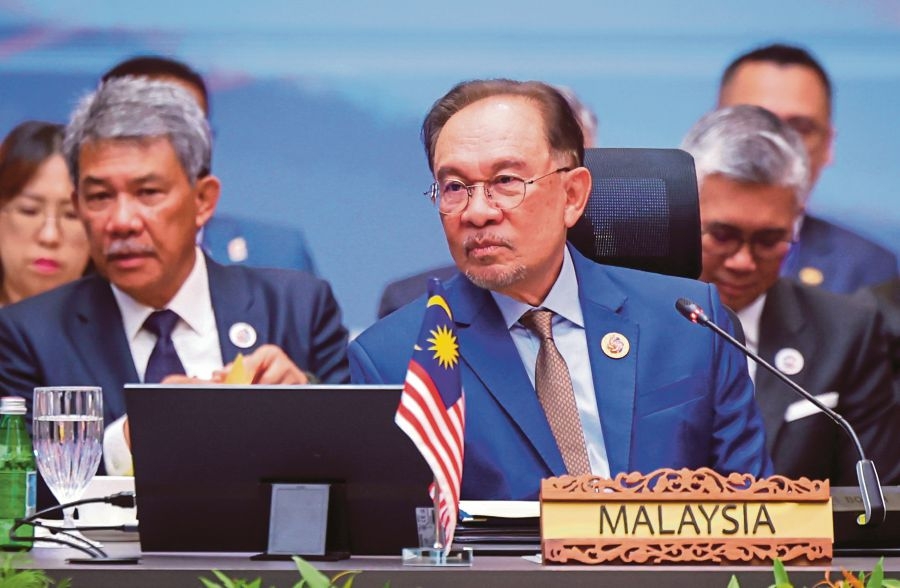 [UPDATED] Anwar: Asean unity first on tariffs, no favouritism toward China