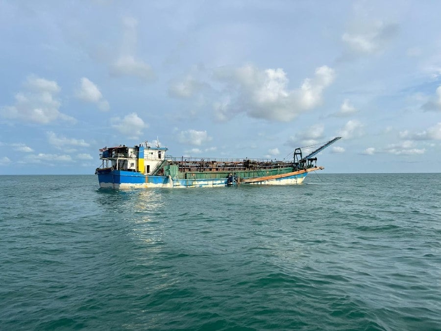 Unauthorised anchoring: Dredger detained by MMEA