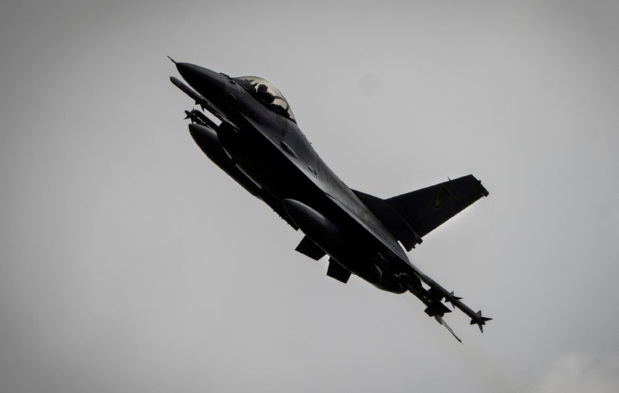 Ukraine F-16 pilot killed in large-scale Russian attack, Zelenskiy calls for US help