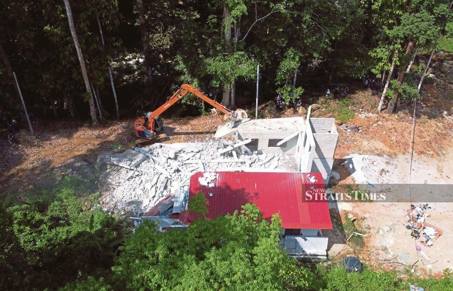 Illegal chalet development raises alarm over Behrang River ecosystem in Perak