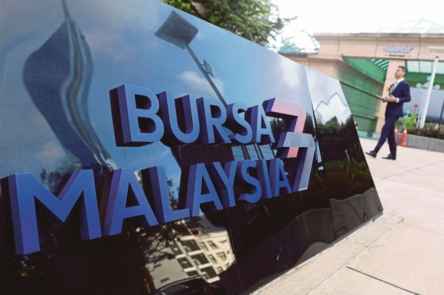 Bursa Malaysia easier at midday as cautious sentiments abound