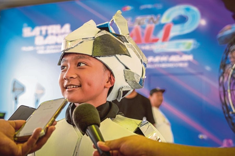 Alif Zafran wins KJH cosplay contest with homemade Satria suit