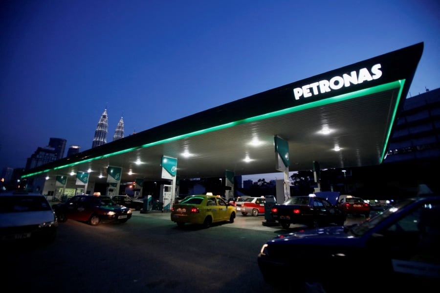 PetDag to see margin gains in Q2 as jet fuel costs ease