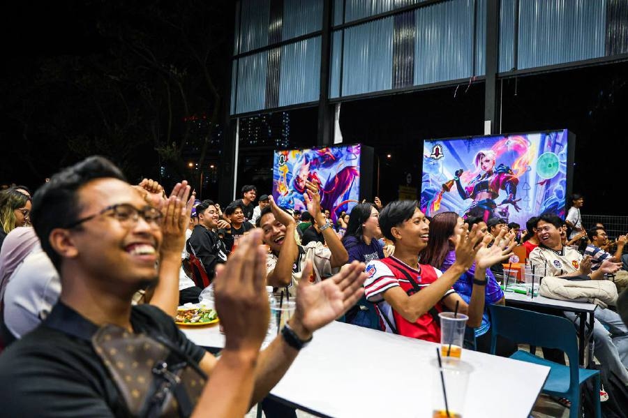 1,000 fans gather in Shah Alam for SRG.OG's Riyadh showdown