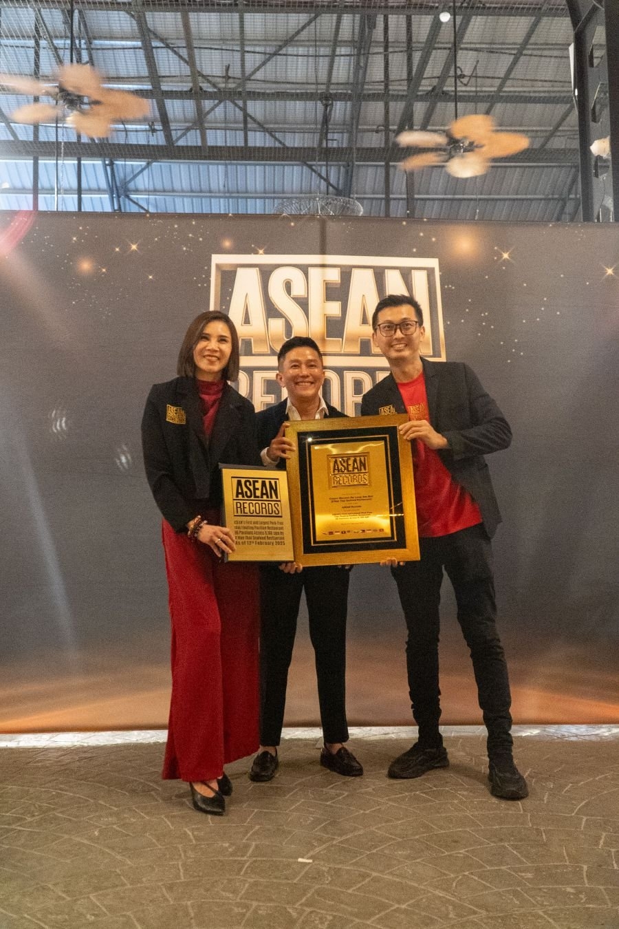 A'Han Thai floating restaurant wins Asean Records recognition