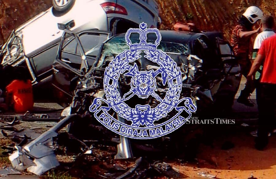Viva driver dies in Pagoh collision with lorry