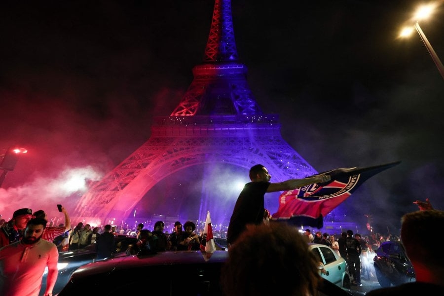 Wild celebrations in Paris after PSG's Champions League win