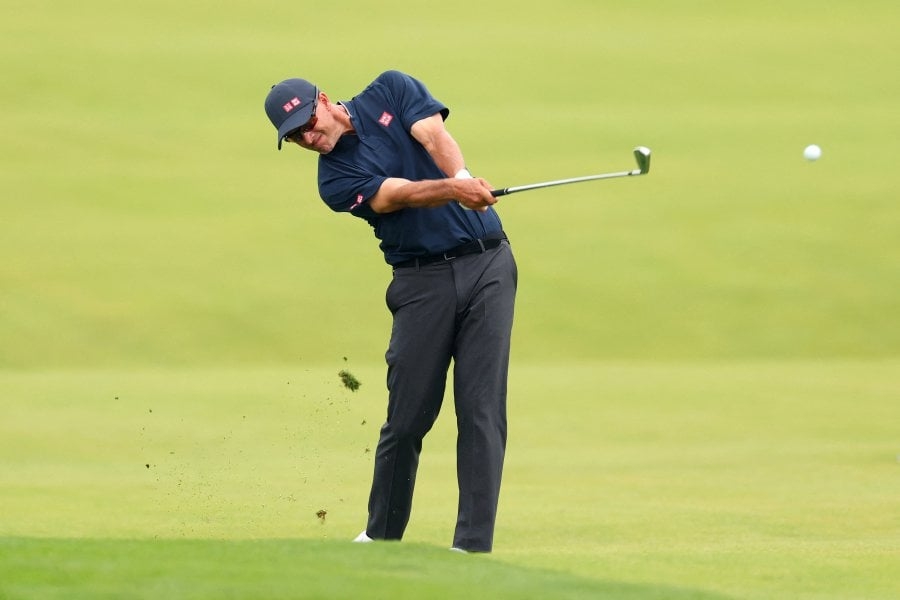 Scott's 'old-man par golf' has him in the hunt at US Open