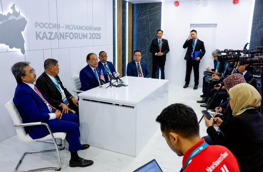 Anwar wraps up Russia trip, highlights Tatarstan's Islamic-Christian ties