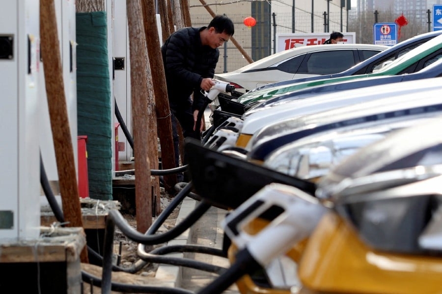 Experts warn of EV battery pollution risks amid surge in EV adoption