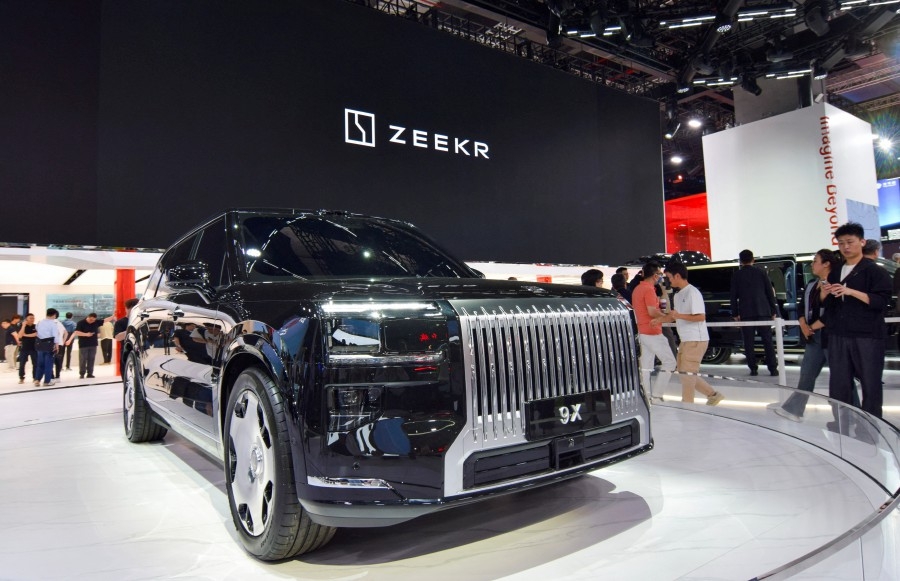 Foreign carmakers strive for 'China Speed' to stay in race