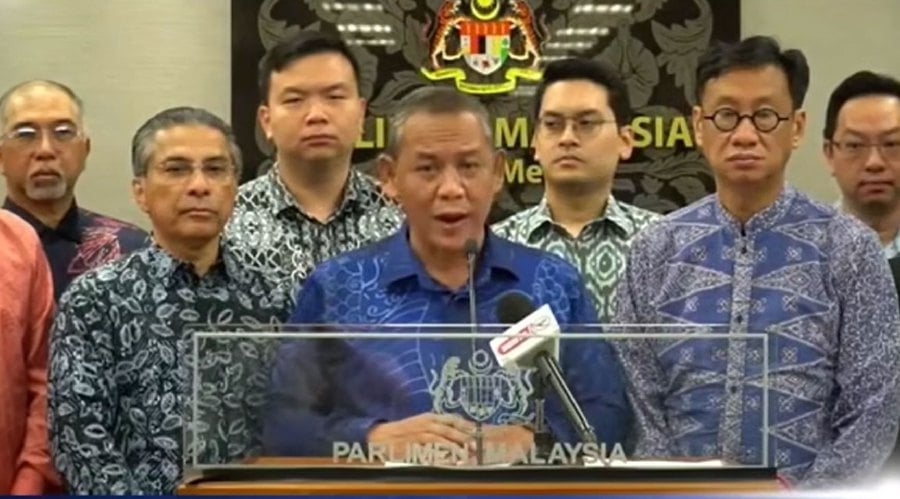 Govt, opposition close ranks over assault on Rafizi's son