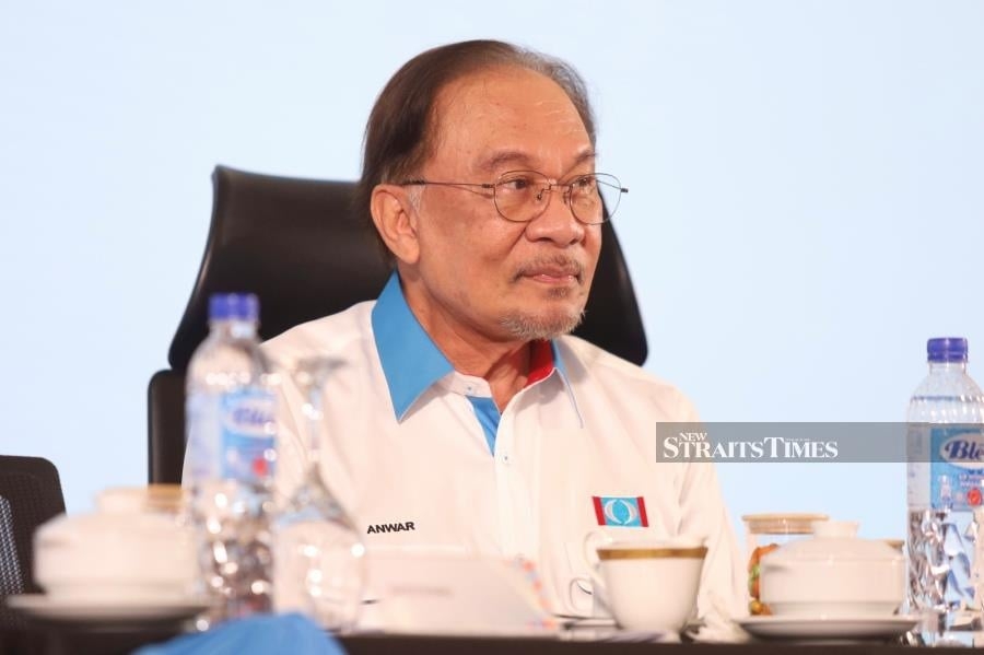 Anwar urges PKR leaders, members to strengthen organisation, gear up for GE16
