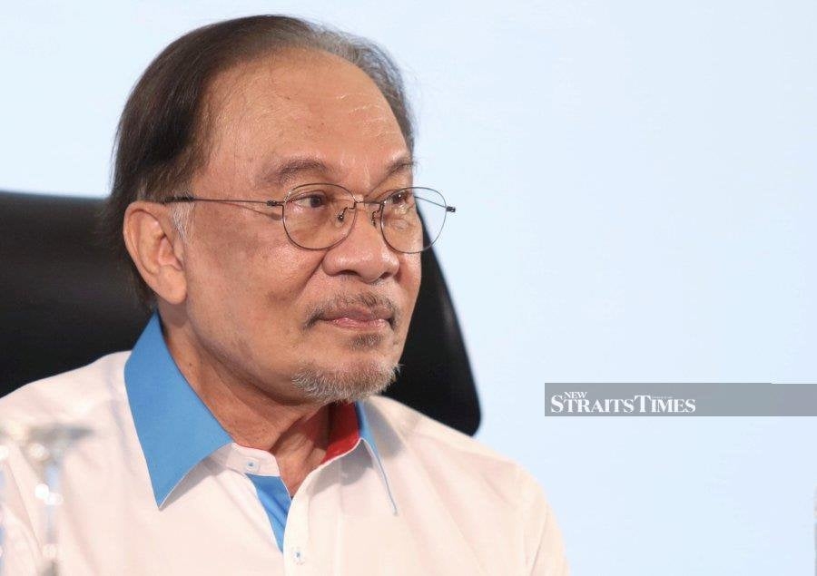 Anwar's lawyers to appeal High Court ruling on constitutional reference