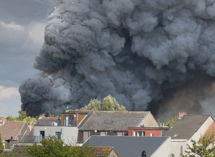 Fire destroys stage at Belgian electro festival