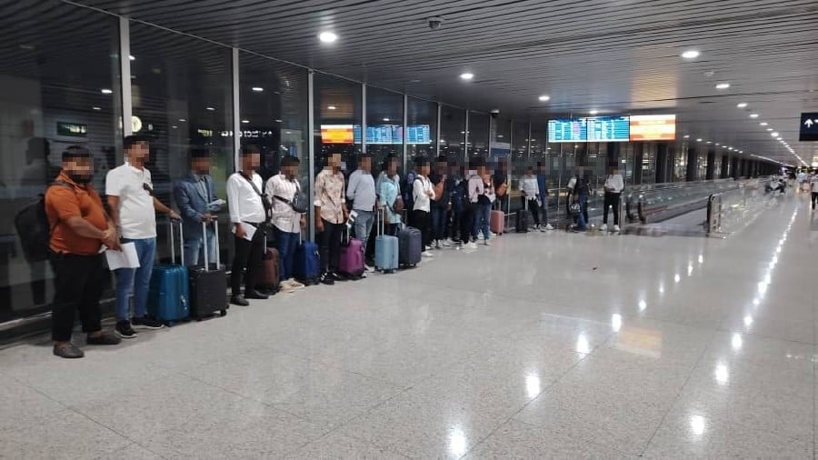 Over 200 foreigners denied entry in 24 hours, Bangladeshis top the list