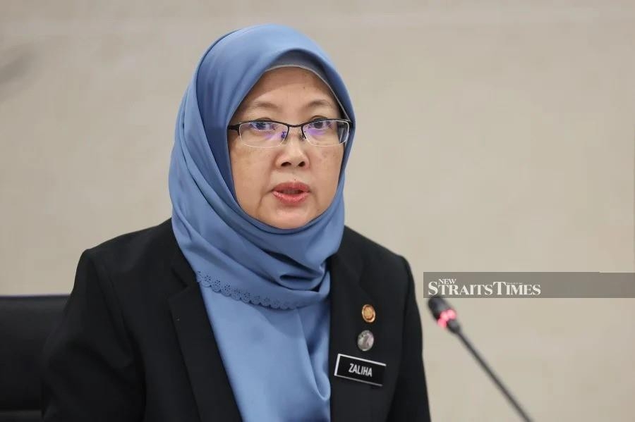 Dr Zaliha honoured with 3G leadership award for government sector in Brunei