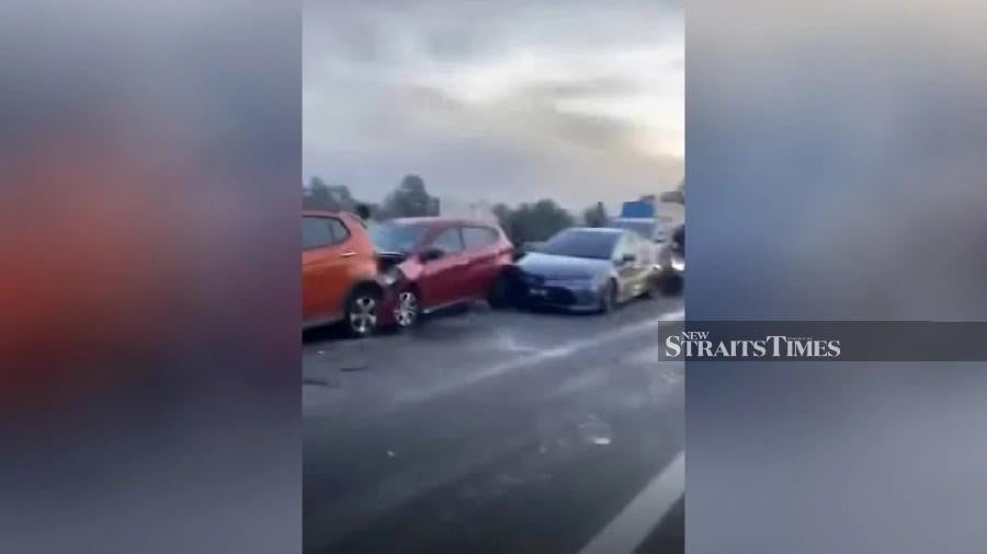 2 motorcyclists hurt in 14-vehicle pile-up