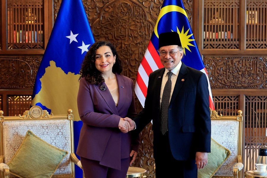Kosovo president meets Anwar to strengthen bilateral ties