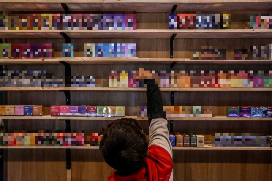 Bukit Aman: Parental complacency driving surge in youth vaping